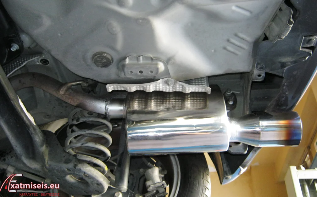 toyota yaris 1.3; custom back box